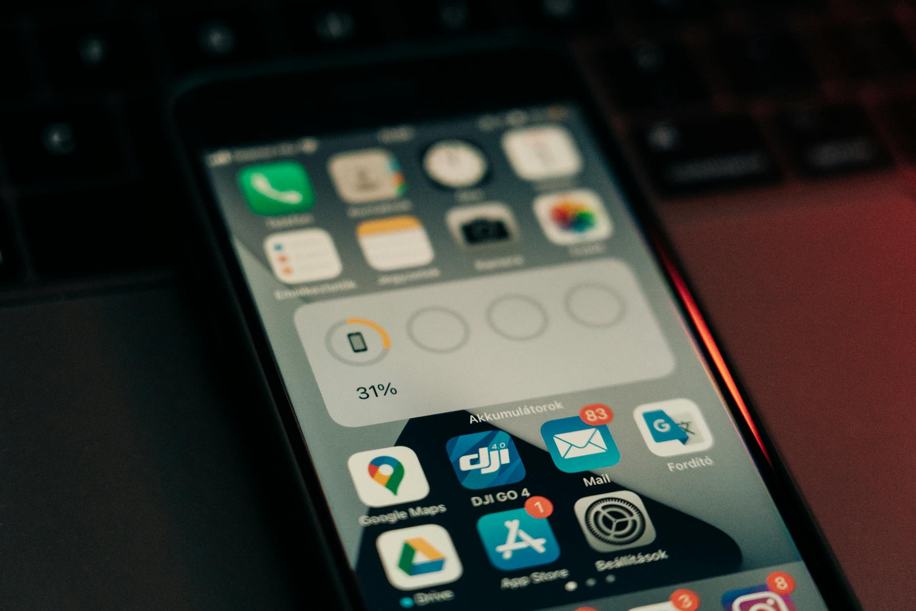 Người dùng cập nhật ứng dụng trên iPhone qua App Store