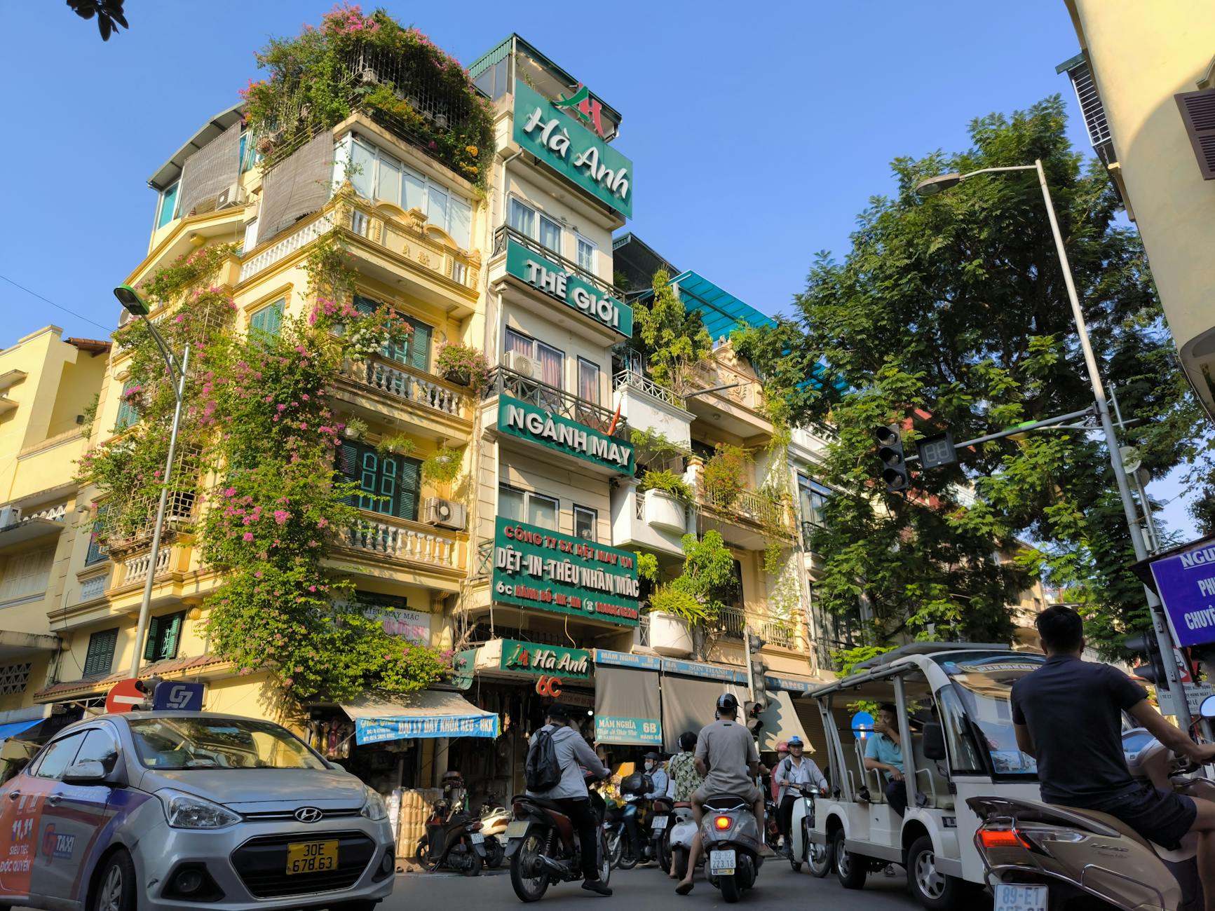 Người dùng liên hệ bộ phận hỗ trợ để xác minh tình trạng hệ thống